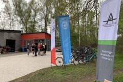 Die Flaggen der beteiligten Schulen