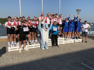 Siegerehrung beim Achtercup der Jungen. Von links: Ratsgymnasium Osnabrück, Sportschule Potsdam und Sportgymnasium Schwerin