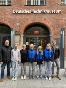 Gruppenfoto mit den Mädchen aus Neuenhaus