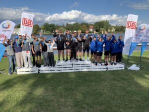 Siegerehrung der Jungen U15: Sportschulen Halle, vor Friedrich-Hecker-Gymnasium Radolfzell und Ignaz-Taschner Gymnasium Dachau